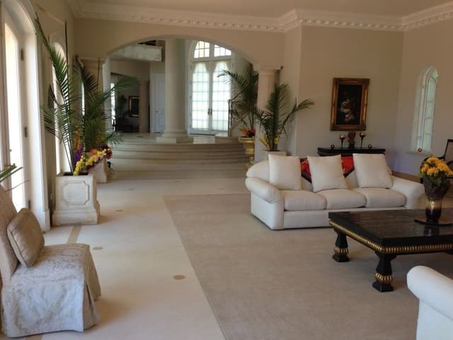 Luxury House (7 Bedrooms)