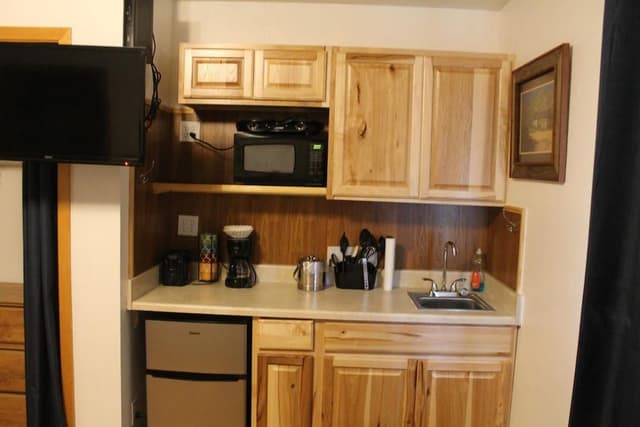 Standard Room, 1 Queen Bed, Kitchenette