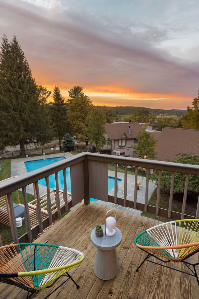 Trail House Lark Suite