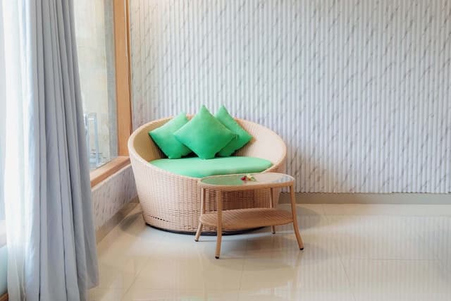 Junior Room, Pool View