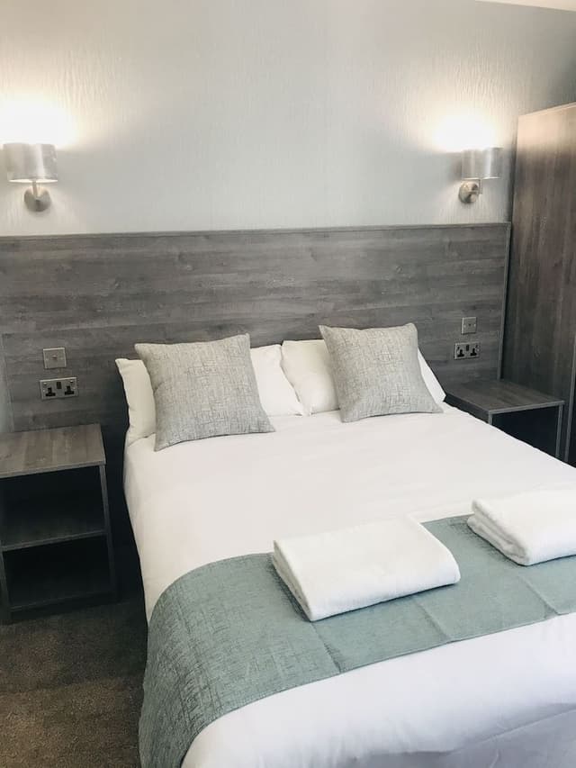 Double Room (Room 8)