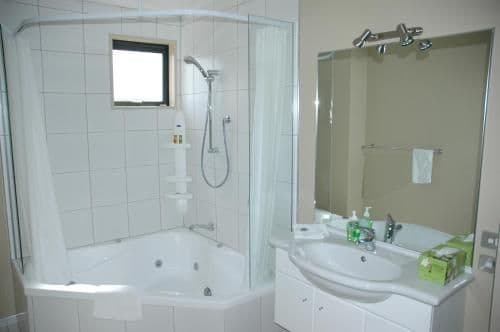 Deluxe Studio with Spa Bath