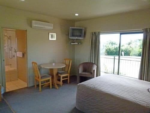 Deluxe Studio with Spa Bath