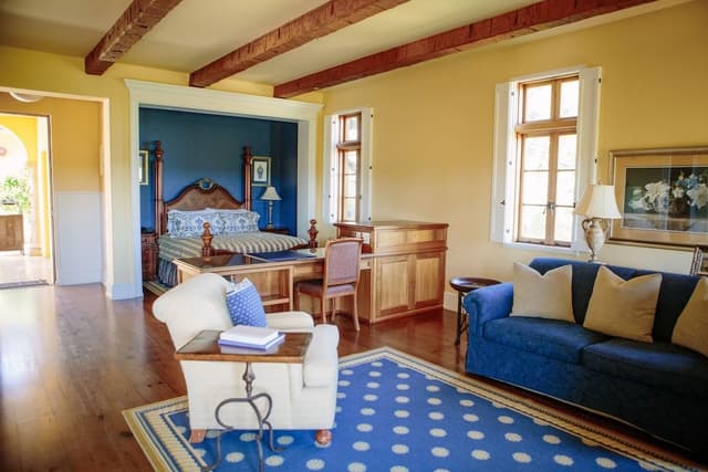 Pinot Grigio Suite, 1 Queen Bed, Vineyard View