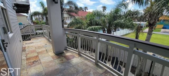 House, Multiple Beds, Pool Access (Padre Beach House)