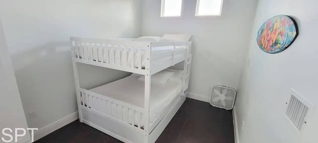 House, Multiple Beds, Pool Access (Padre Beach House)