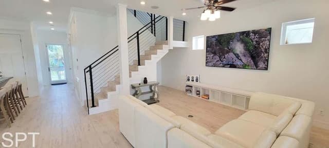 House, Multiple Beds, Pool Access (Padre Beach House)