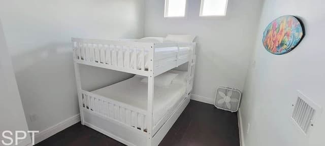 House, Multiple Beds, Pool Access (Padre Beach House)