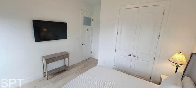 House, Multiple Beds, Pool Access (Padre Beach House)