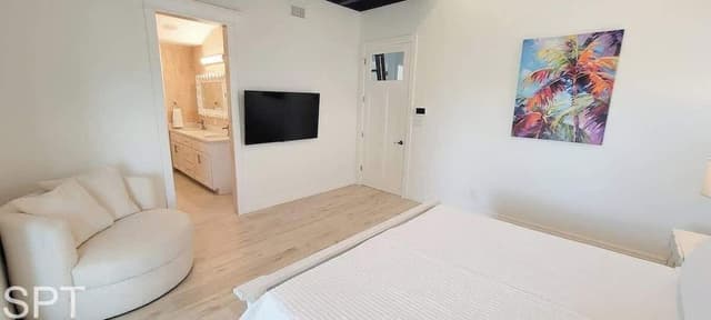 House, Multiple Beds, Pool Access (Padre Beach House)
