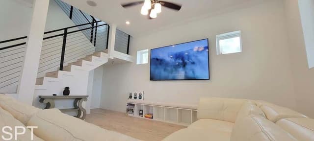 House, Multiple Beds, Pool Access (Padre Beach House)