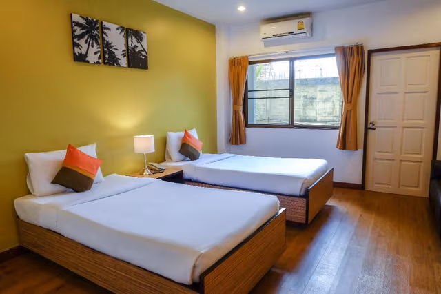 Standard Twin Bed Room