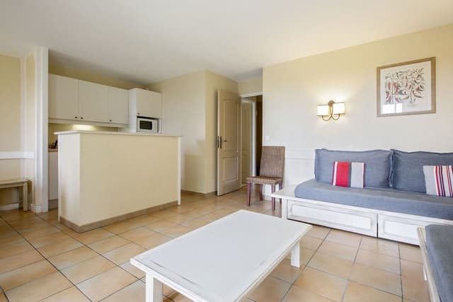 Apartment 8 people - 2 bedrooms + 1 sleeping alcove - Terrace or balcony