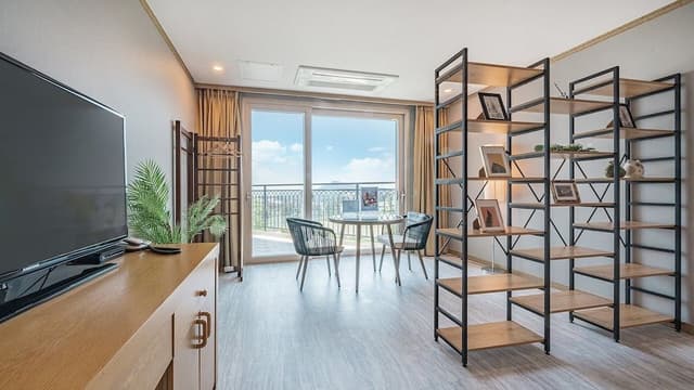 Deluxe Double Room (Dining)