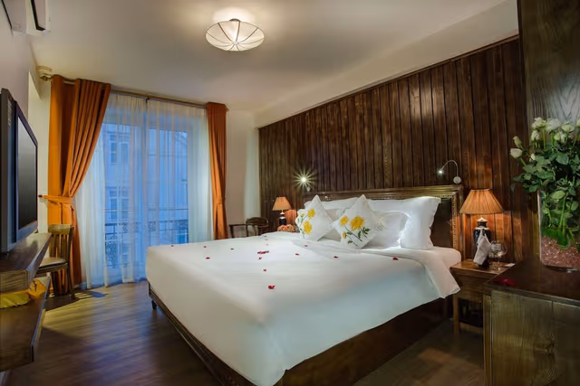 Junior Suite Double Room with Balcony - City View
