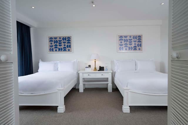 2 QUEEN BEDS VILLA