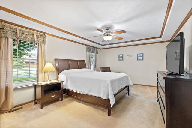 Family House, 3 Bedrooms, Kitchen, Partial Lake View