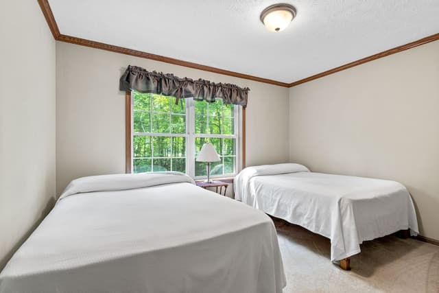 Family House, 3 Bedrooms, Kitchen, Partial Lake View