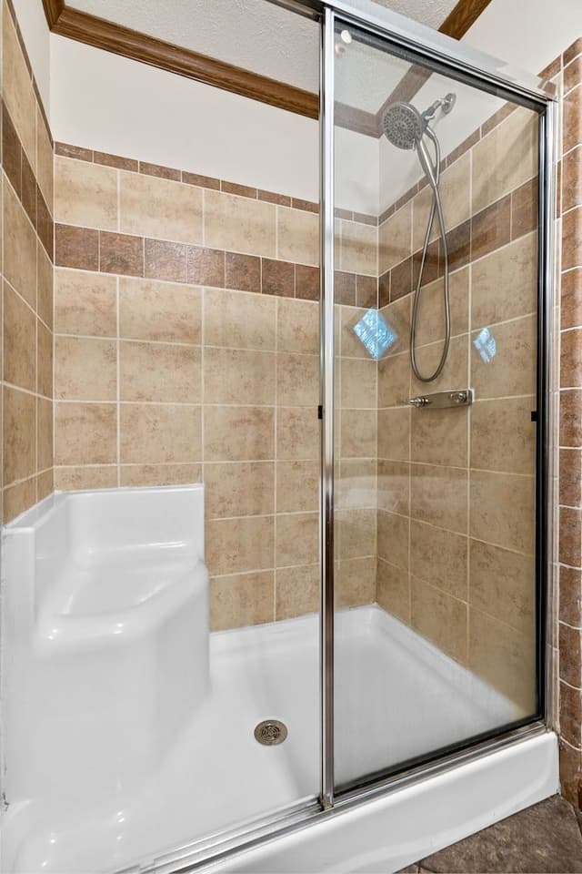 Family House, 3 Bedrooms, Kitchen, Partial Lake View