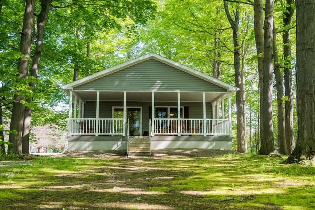 Family House, 3 Bedrooms, Kitchen, Partial Lake View