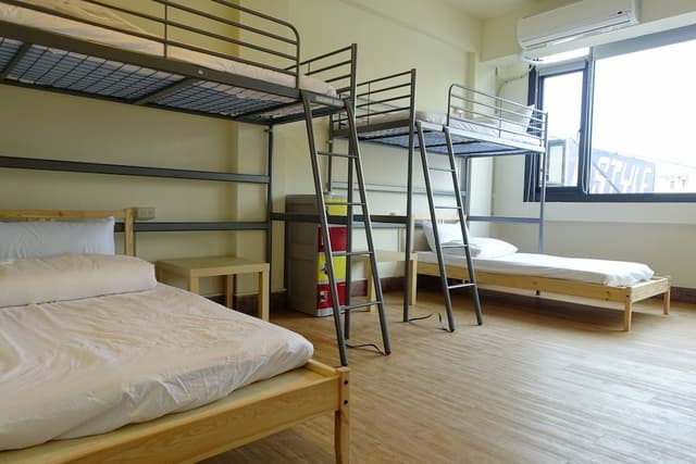 Shared Dormitory, Women only, Shared Bathroom