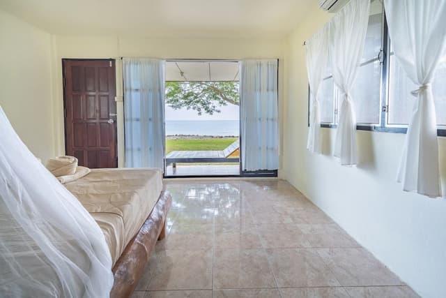 Seafront Bungalow with Kitchenette