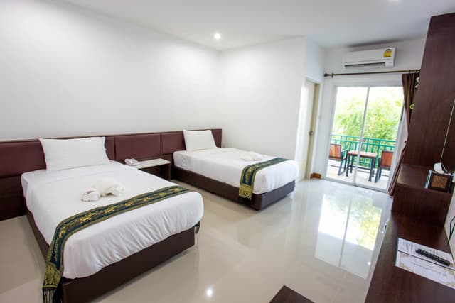 Standard Twin Room