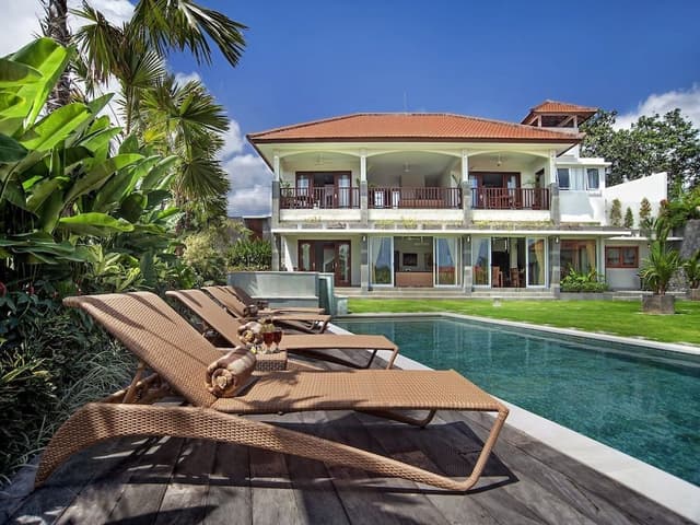 Villa, Smoking