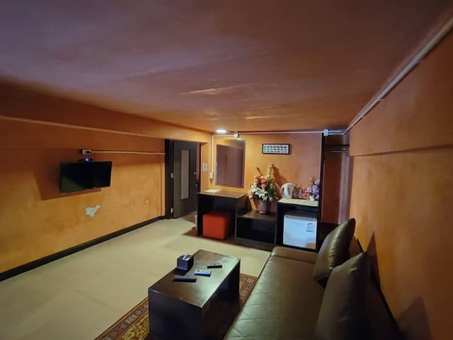 Deluxe Double Room, 1 King Bed, Hot Tub, Mezzanine