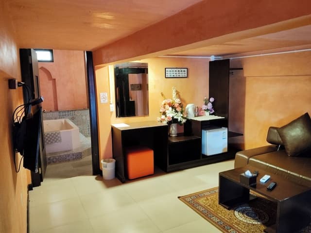 Deluxe Double Room, 1 King Bed, Hot Tub, Mezzanine