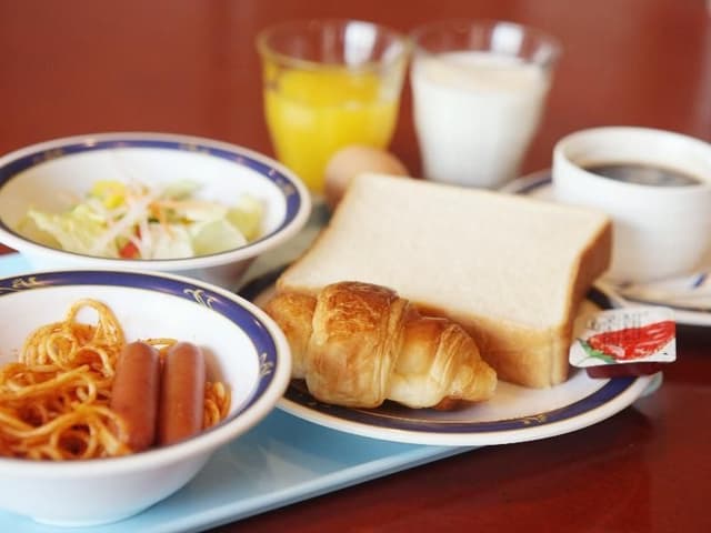 Single with Breakfast