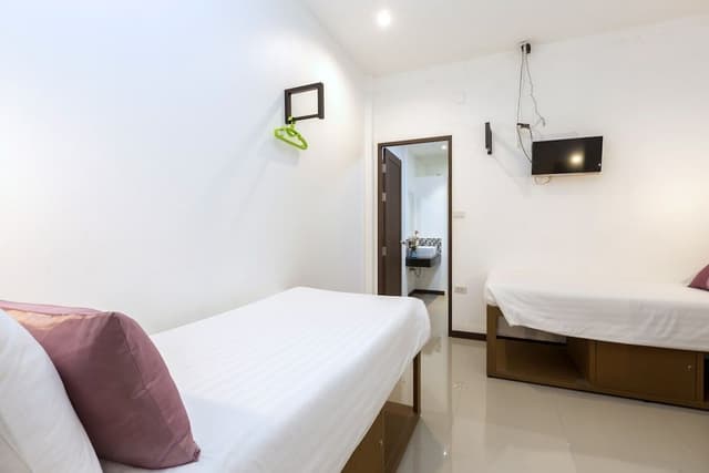 Deluxe Quadruple Suite (4 Adults and 2 Children under 6 years old sleeping for free in existing bed)
