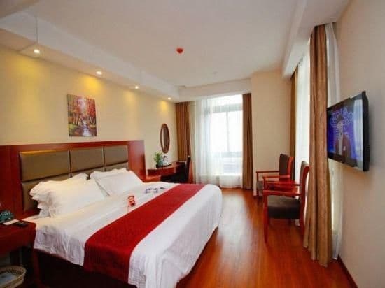 Hotel Queen Room