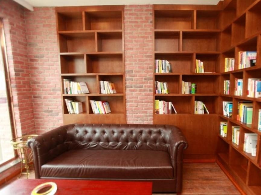 James Joyce Coffetel Hotel Foreign Language School Chengdu Baicao Road Metro Station2