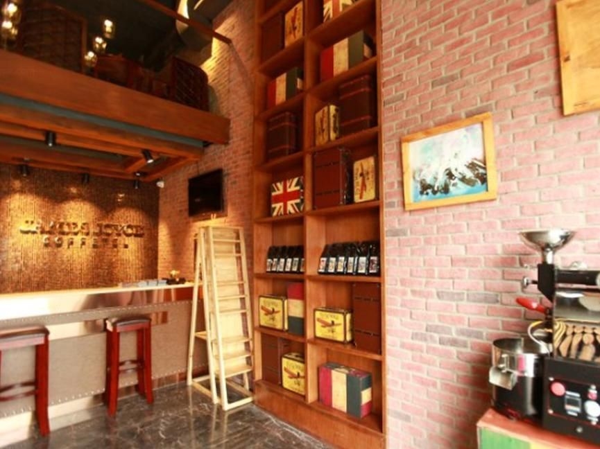 James Joyce Coffetel Hotel Foreign Language School Chengdu Baicao Road Metro Station4