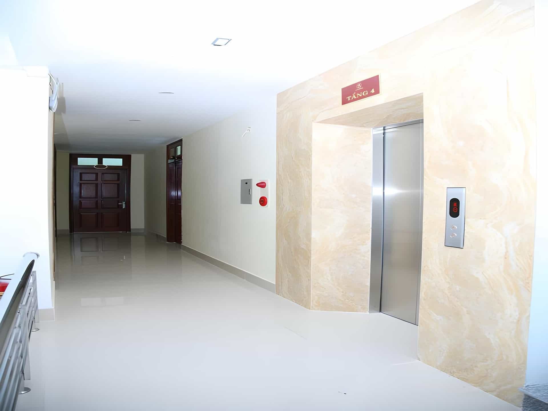 Long Giang Hotel