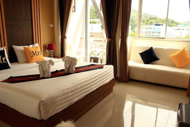 Deluxe King Room with Balcony