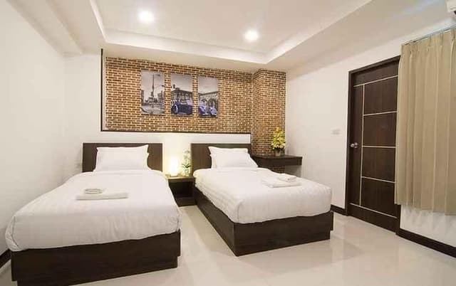 Deluxe Twin Bed