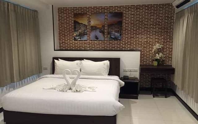 Deluxe Double Bed