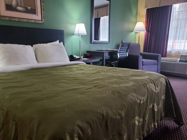 Standard Room, 1 Queen Bed, Smoking