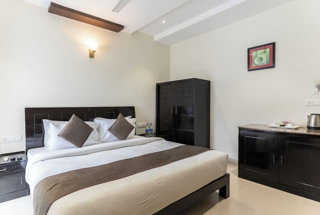 Deluxe Double Room, Balcony, Park View