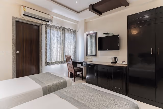 Deluxe Double Room, Balcony, Park View