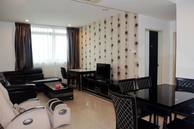 3 Bedrooms Apartment