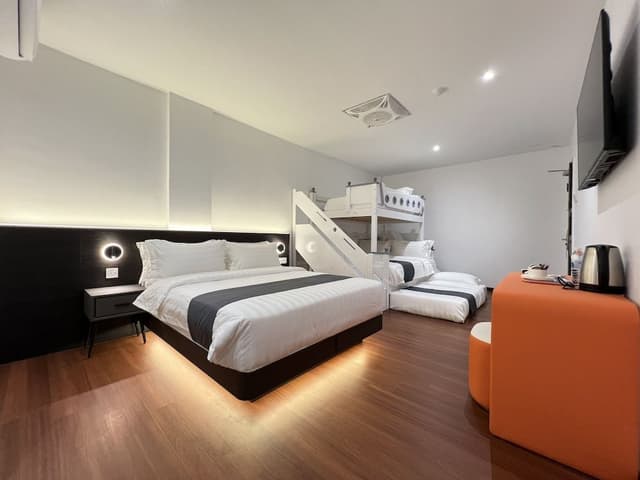 n. Family Junior Suite
