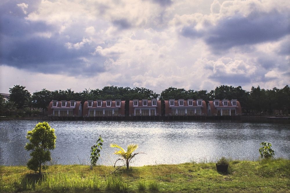 Kanaka Lake Villa0