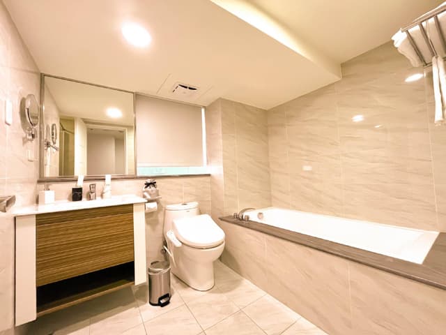 Deluxe Double Room with Bathtub