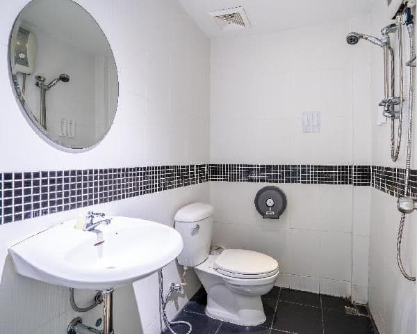 Quadruple Room with Private Bathroom