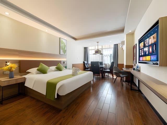 Deluxe Queen Room (With mahjong)