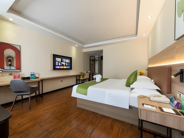 Deluxe Queen Room (With mahjong)