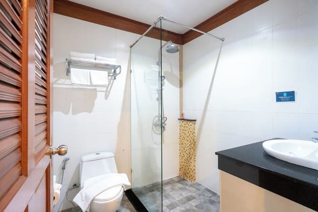 Deluxe Double or Twin Room with Lake View